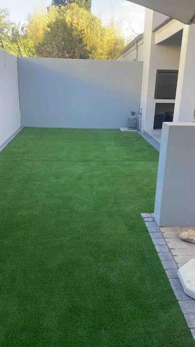 Luxury Townhouse In Stellenbosch Central מראה חיצוני תמונה